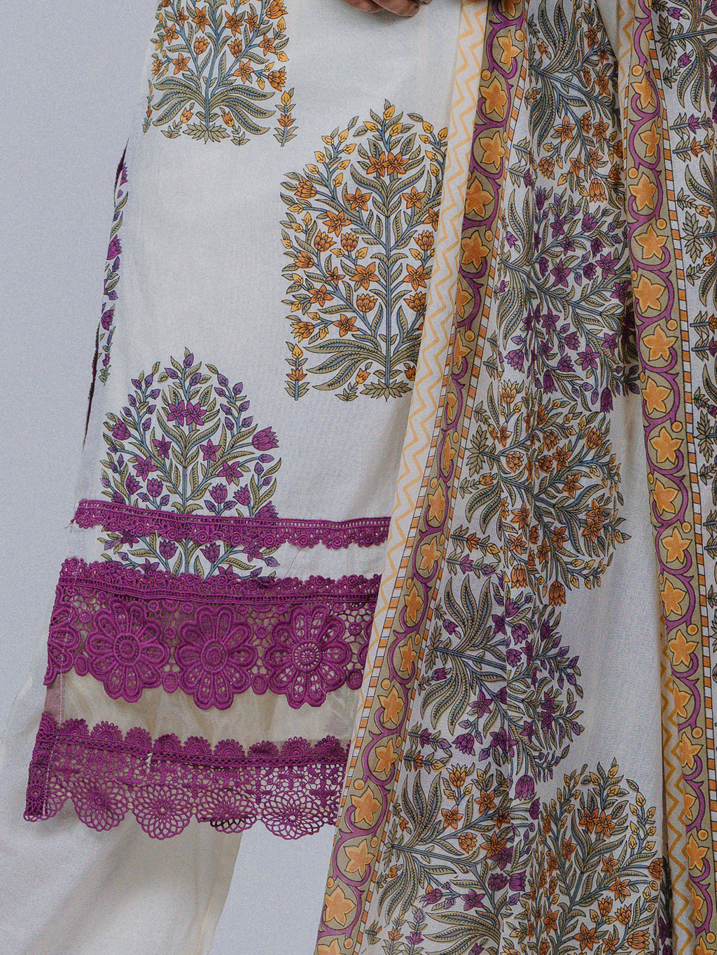 Pure Cotton Printed Flora Lace Detailed Suit Set