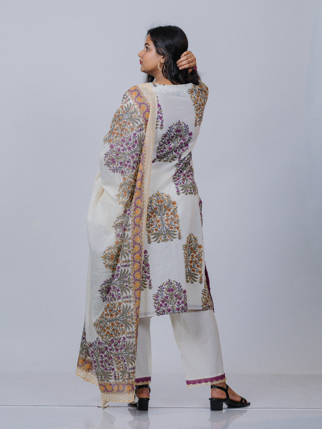 Pure Cotton Printed Flora Lace Detailed Suit Set